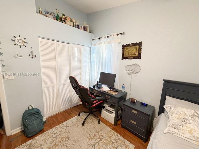 10877 NW 8th St, Pembroke Pines, FL 33026