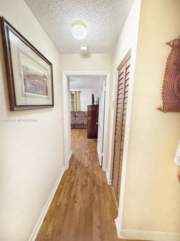 10877 NW 8th St, Pembroke Pines, FL 33026