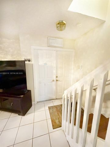 10877 NW 8th St, Pembroke Pines, FL 33026