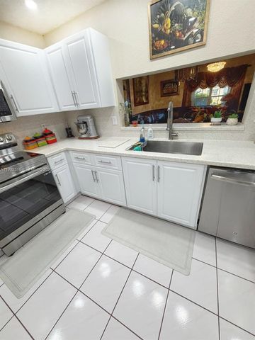 10877 NW 8th St, Pembroke Pines, FL 33026