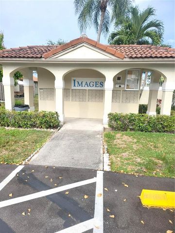 10877 NW 8th St, Pembroke Pines, FL 33026