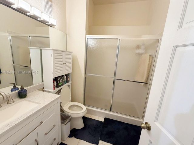 10877 NW 8th St, Pembroke Pines, FL 33026