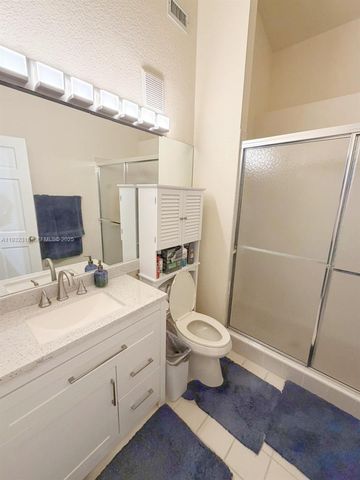 10877 NW 8th St, Pembroke Pines, FL 33026