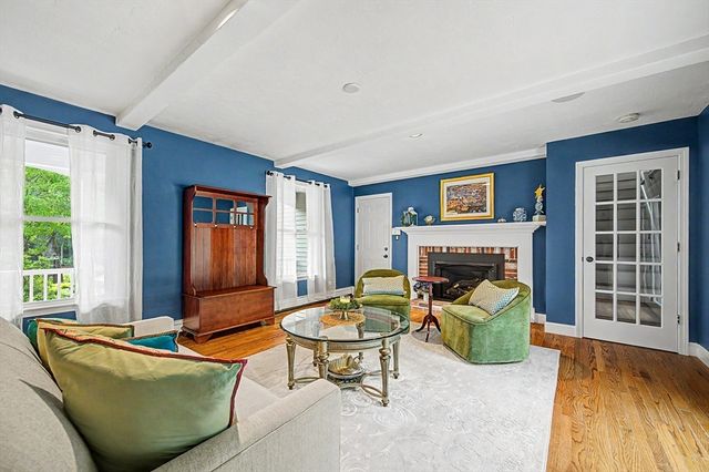 4 Dicarlo Rd, Hopkinton, MA 01748