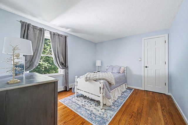 4 Dicarlo Rd, Hopkinton, MA 01748