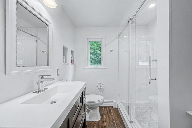 4 Dicarlo Rd, Hopkinton, MA 01748