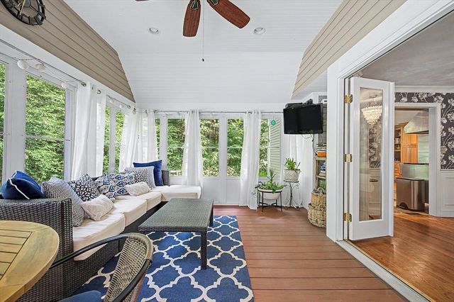 4 Dicarlo Rd, Hopkinton, MA 01748