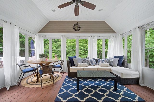 4 Dicarlo Rd, Hopkinton, MA 01748