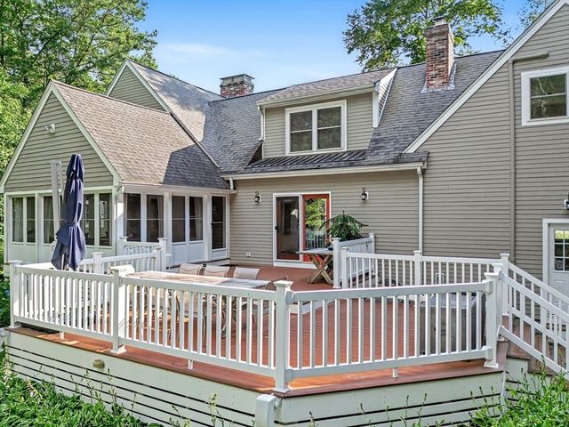 4 Dicarlo Rd, Hopkinton, MA 01748