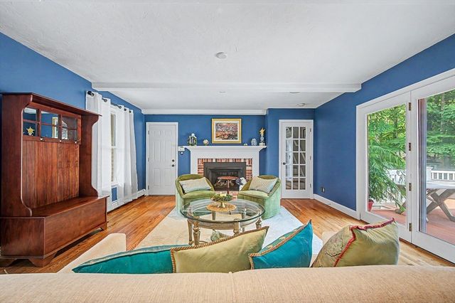 4 Dicarlo Rd, Hopkinton, MA 01748