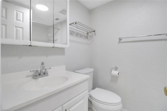 4635 Bayshore DR P4, Naples, FL 34112