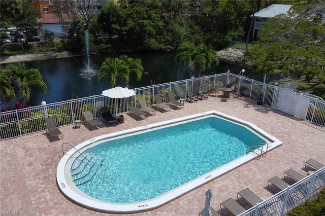 4635 Bayshore DR P4, Naples, FL 34112
