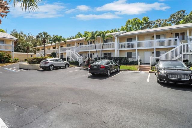 4635 Bayshore DR P4, Naples, FL 34112