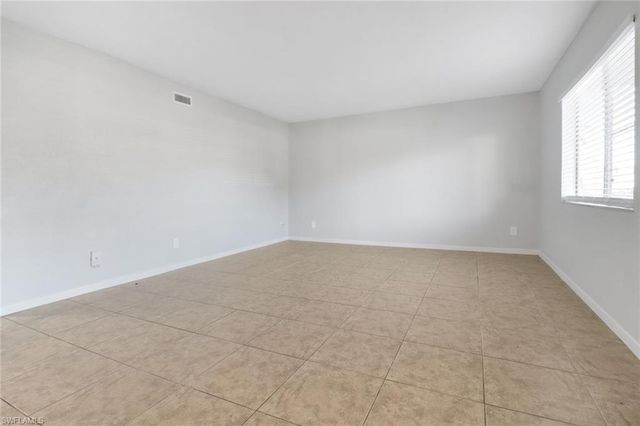 4635 Bayshore DR P4, Naples, FL 34112