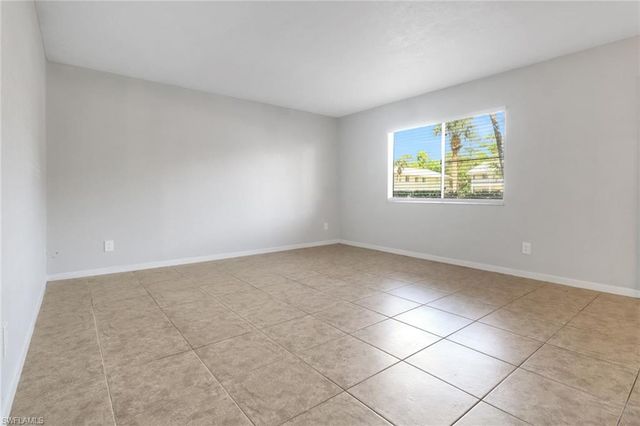 4635 Bayshore DR P4, Naples, FL 34112