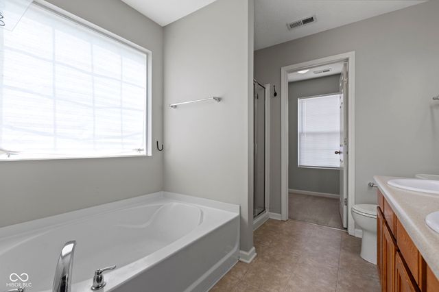 813 Aerostar Court, Avon, IN 46123