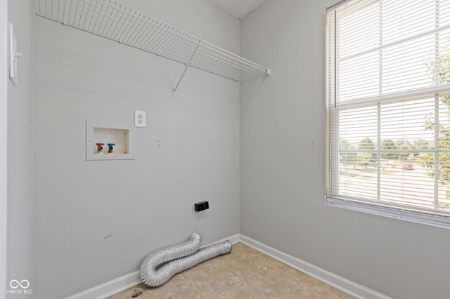 813 Aerostar Court, Avon, IN 46123