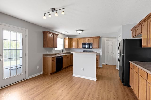 813 Aerostar Court, Avon, IN 46123