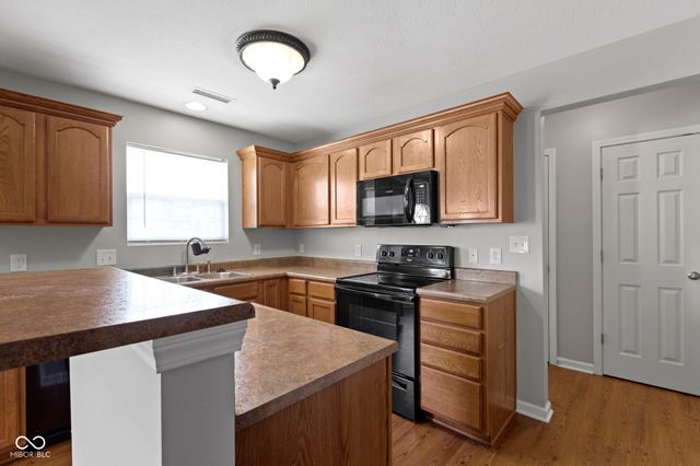 813 Aerostar Court, Avon, IN 46123