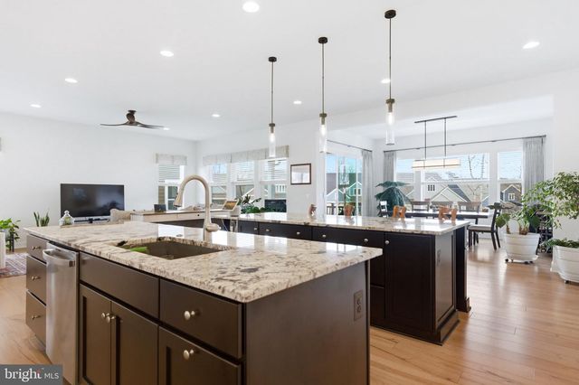 121 MILKWEED, Lake Frederick, VA 22630