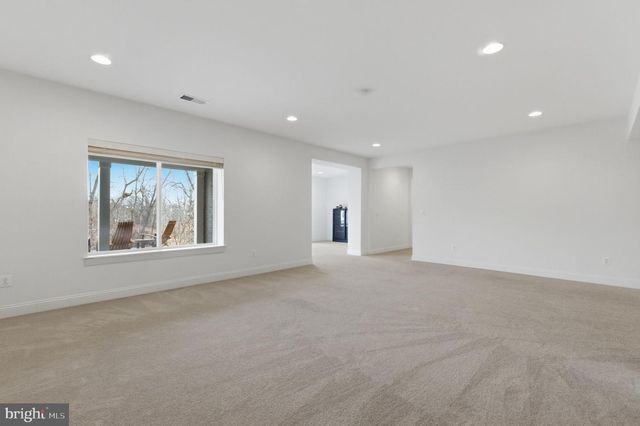121 MILKWEED, Lake Frederick, VA 22630