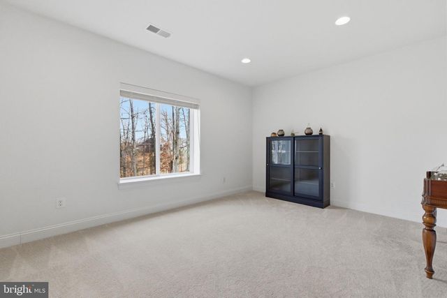 121 MILKWEED, Lake Frederick, VA 22630