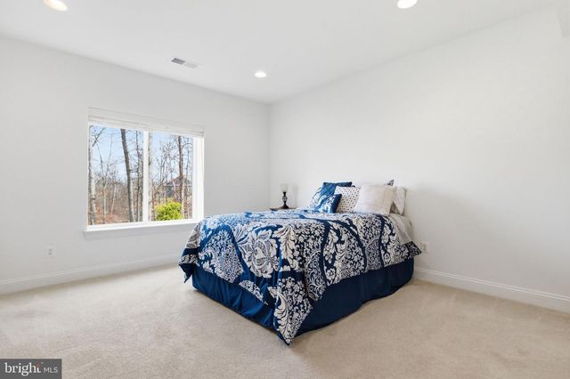 121 MILKWEED, Lake Frederick, VA 22630
