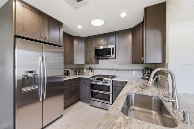 801 14TH AVENUE N, St Petersburg, FL 33701