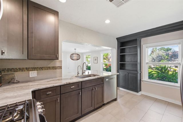 801 14TH AVENUE N, St Petersburg, FL 33701