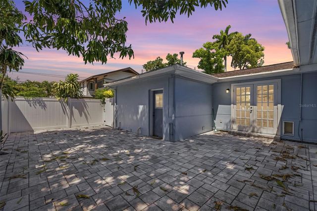 801 14TH AVENUE N, St Petersburg, FL 33701
