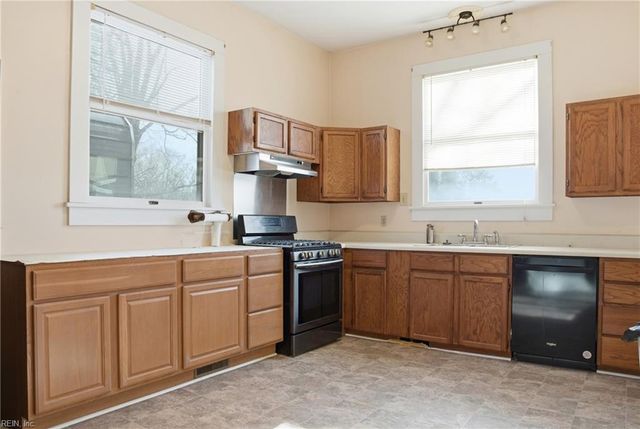 24581 Delaware RD, Courtland, VA 23837