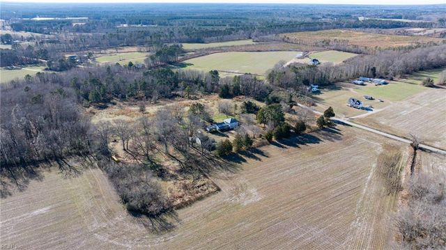 24581 Delaware RD, Courtland, VA 23837