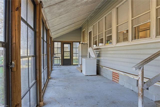 24581 Delaware RD, Courtland, VA 23837