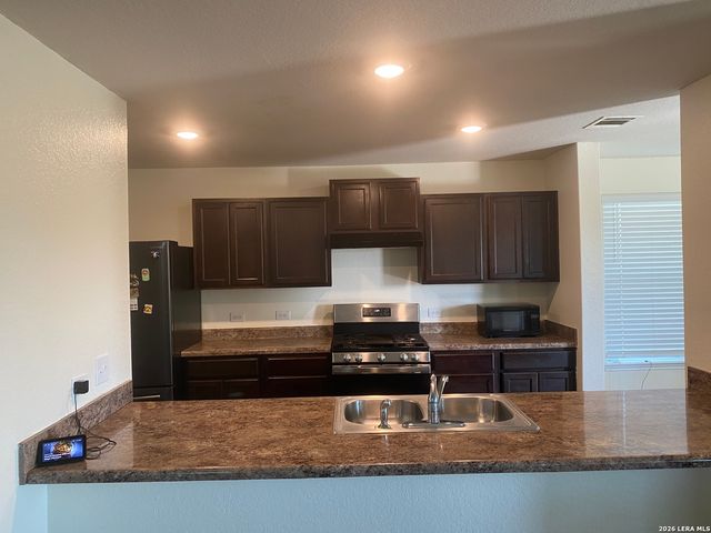 3866 snowbird, Converse, TX 78109