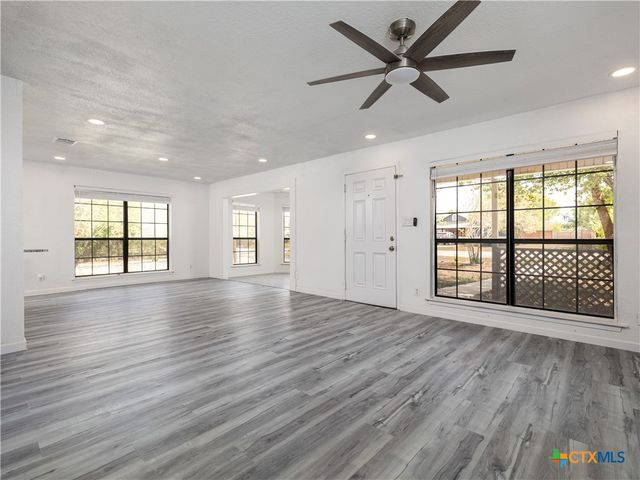 148 Discovery Lane, San Marcos, TX 78666