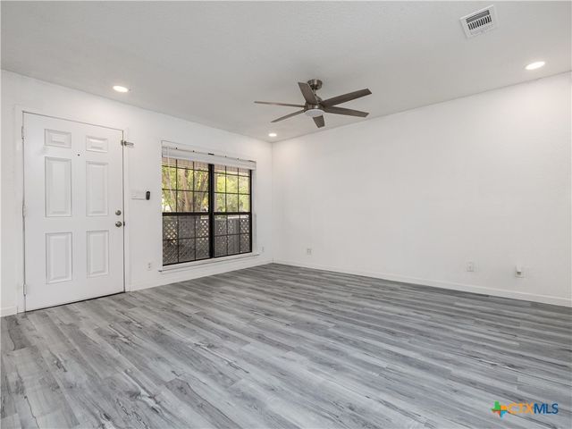 148 Discovery Lane, San Marcos, TX 78666