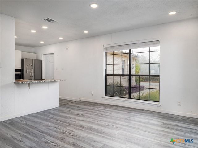 148 Discovery Lane, San Marcos, TX 78666