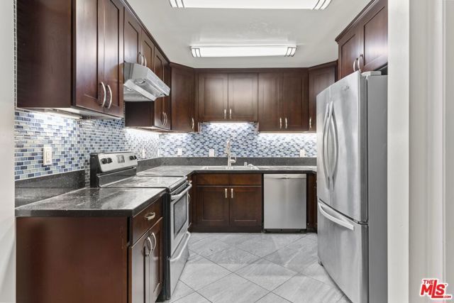 1033 6TH Street 202, Santa Monica, CA 90403