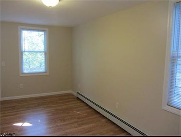 421 Riverside Dr, Wayne Twp., NJ 07470