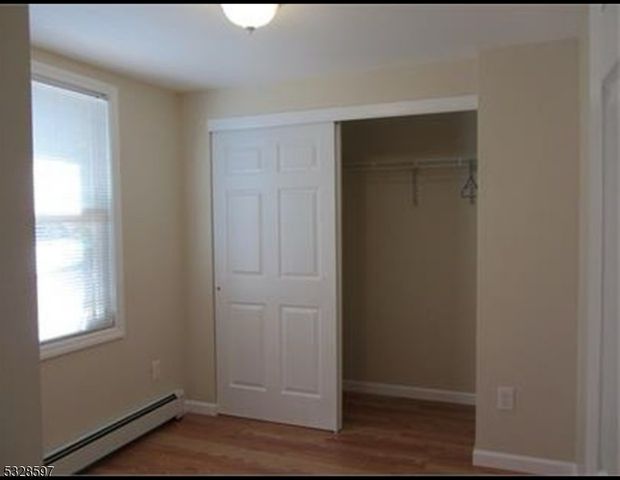 421 Riverside Dr, Wayne Twp., NJ 07470