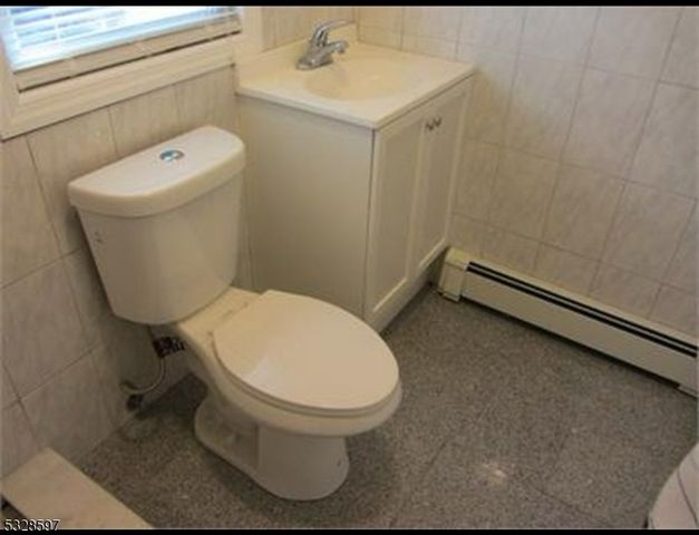 421 Riverside Dr, Wayne Twp., NJ 07470
