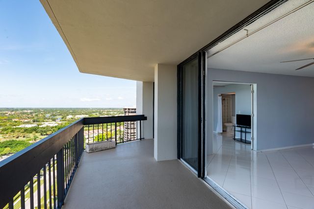 2400 PRESIDENTIAL Way PH6, West Palm Beach, FL 33401