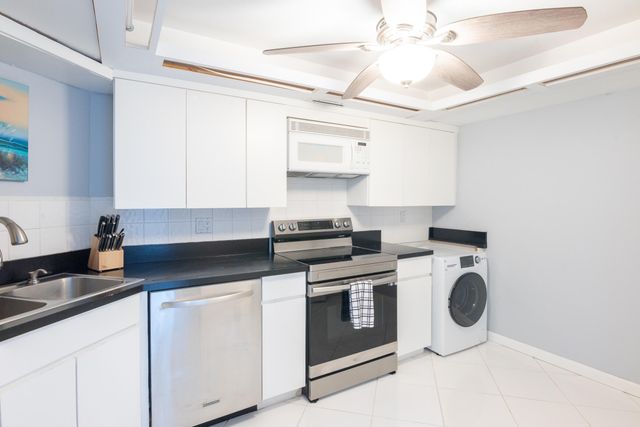 2400 PRESIDENTIAL Way PH6, West Palm Beach, FL 33401
