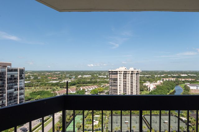 2400 PRESIDENTIAL Way PH6, West Palm Beach, FL 33401