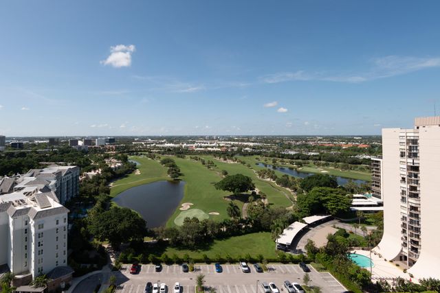 2400 PRESIDENTIAL Way PH6, West Palm Beach, FL 33401