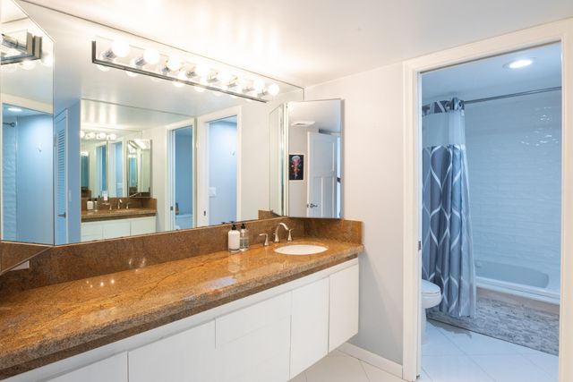 2400 PRESIDENTIAL Way PH6, West Palm Beach, FL 33401