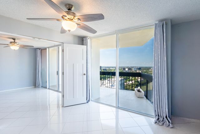2400 PRESIDENTIAL Way PH6, West Palm Beach, FL 33401