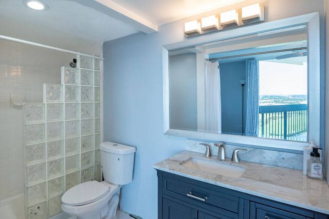 2400 PRESIDENTIAL Way PH6, West Palm Beach, FL 33401