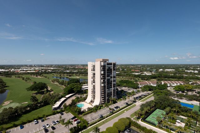 2400 PRESIDENTIAL Way PH6, West Palm Beach, FL 33401