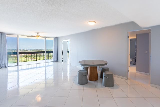2400 PRESIDENTIAL Way PH6, West Palm Beach, FL 33401